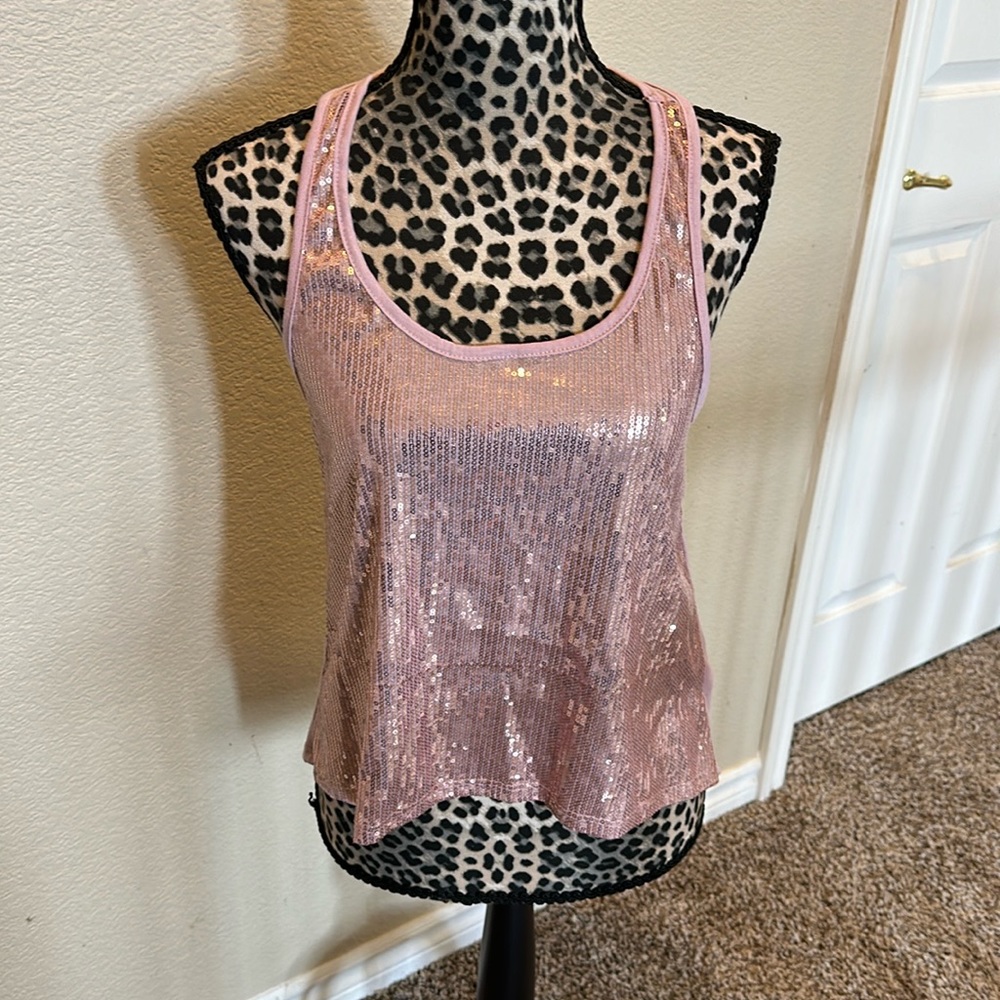 Women’s Pink sequins top, new with tags $12
